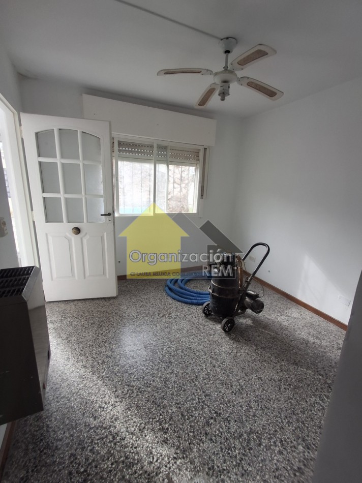 CASA EN ALQUILER, CALLE CHILE 682, B° SANTA RITA