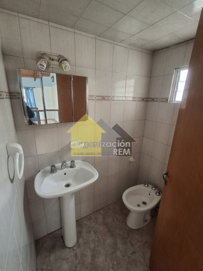 CASA EN ALQUILER, CALLE CHILE 682, B° SANTA RITA
