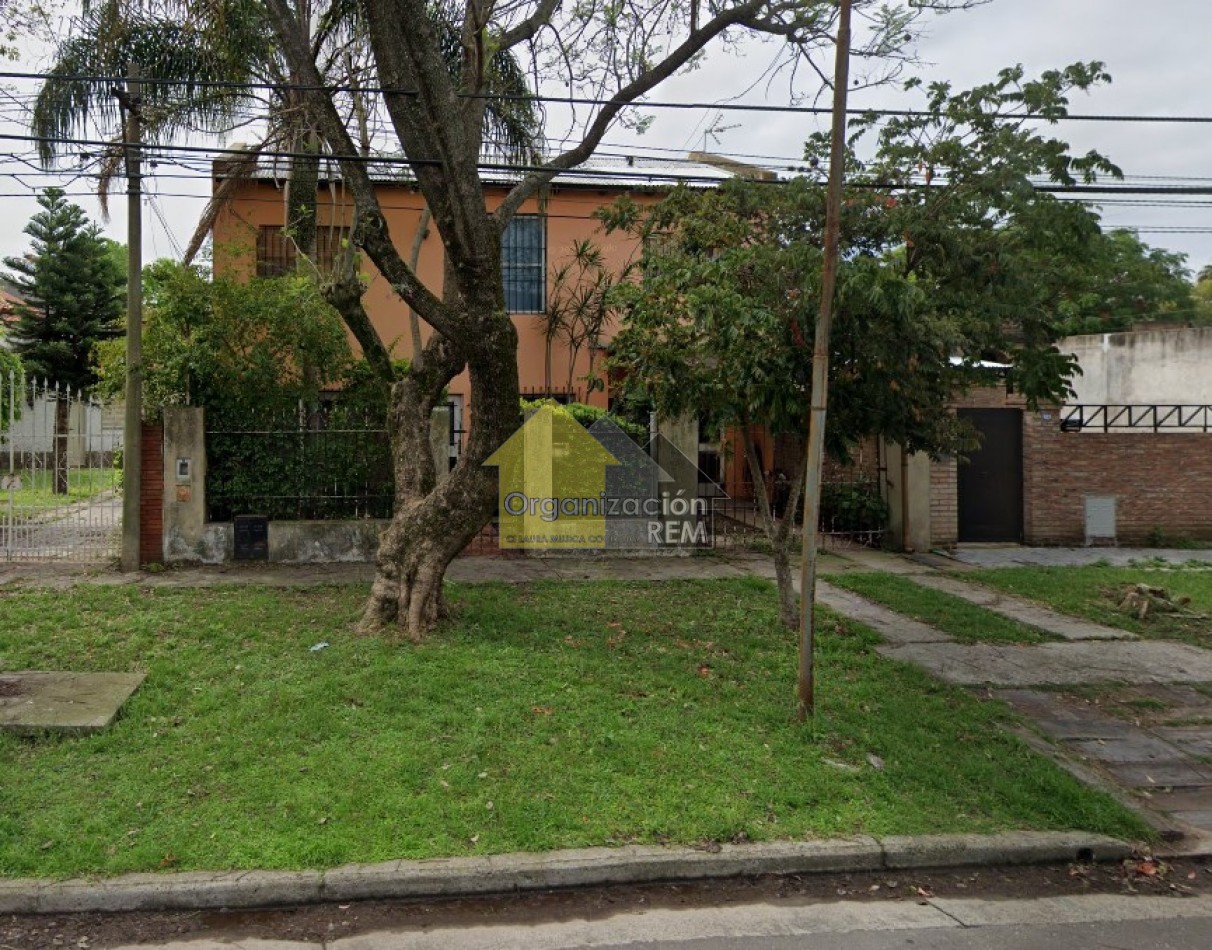 CASA EN ALQUILER, CALLE CHILE 682, B° SANTA RITA